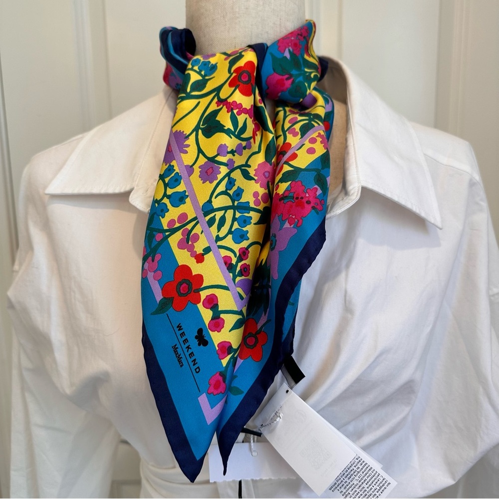 SOLD! NWOT Max Mara Weekend Label-cut Printed Silk Twin Scarf Sz:67*67cm - Picture 14 of 16